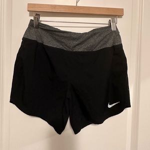🌺2 for $50🌺 Nike shorts with pocket